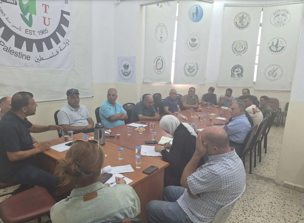 نقابة البناء في نابلس تشكل لجنتين عمالية لثمان قرى 7777